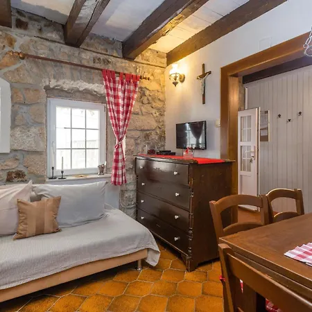Semesterbostad Lovely In With Wifi Crikvenica